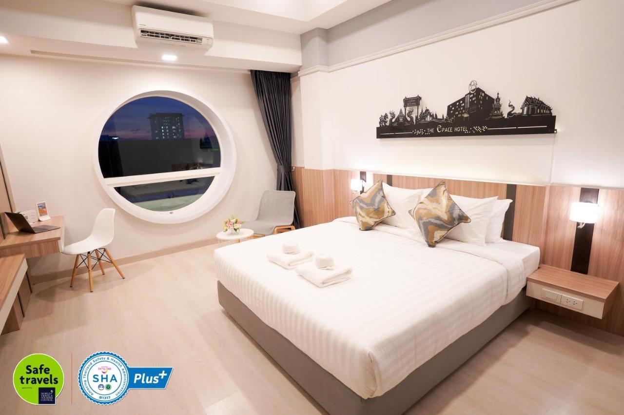 The Space Hotel Чианг Рай Екстериор снимка